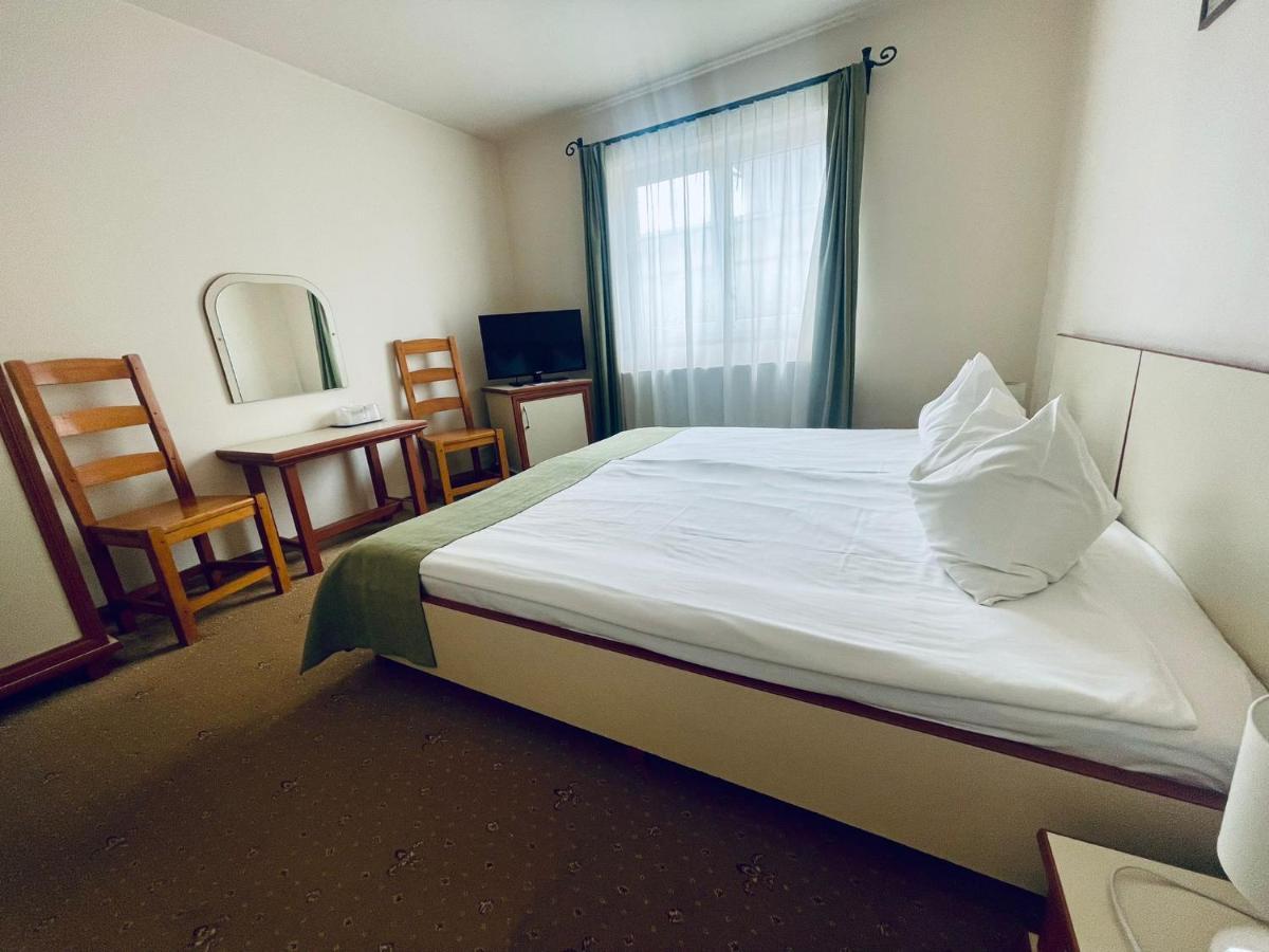 Double Room,1244473879:JPEG