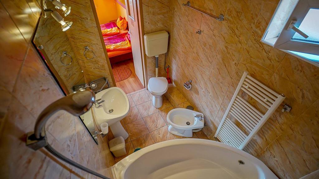 Habitación Triple con balcón