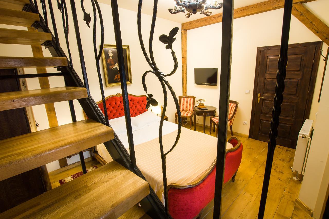 Apartment - Split Level
