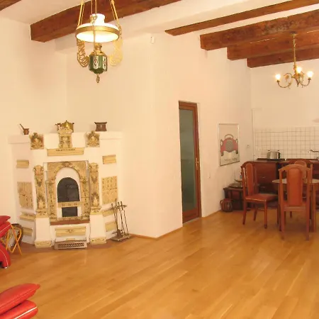 Casa Rozelor-2